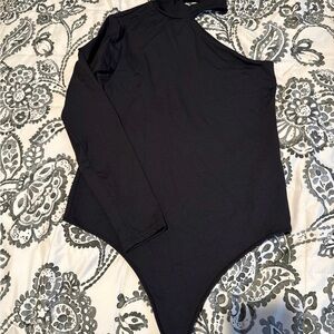 Abercrombie & Fitch Black One-Shoulder Long Sleeve Bodysuit